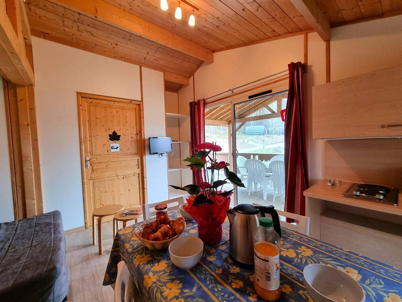 Chalet Pmr, animaux Ok - 4 pers. in Usson-en-Forez, Montbrison