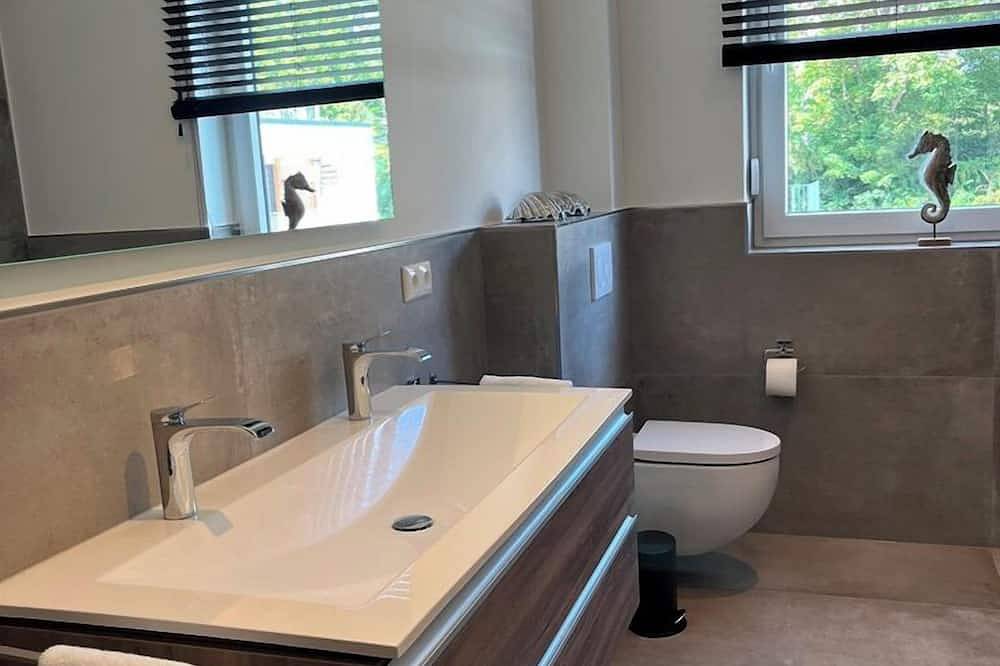 Ganze Wohnung, Seeblick mit stilvoller Einrichtung in Schwerin, Schweriner See