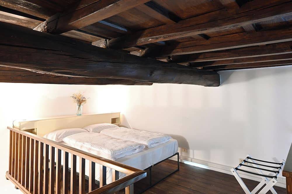 Apartamento entero, Cozy central and comfortable, suitable for couples and families with children in Albano Laziale, Castelli Romani
