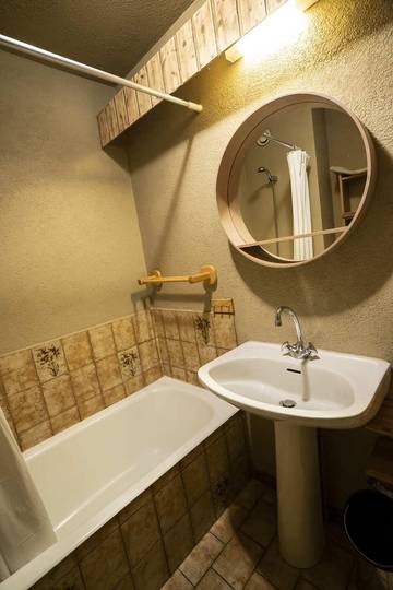 Gîte pour 3 personnes, avec terrasse à Chatel