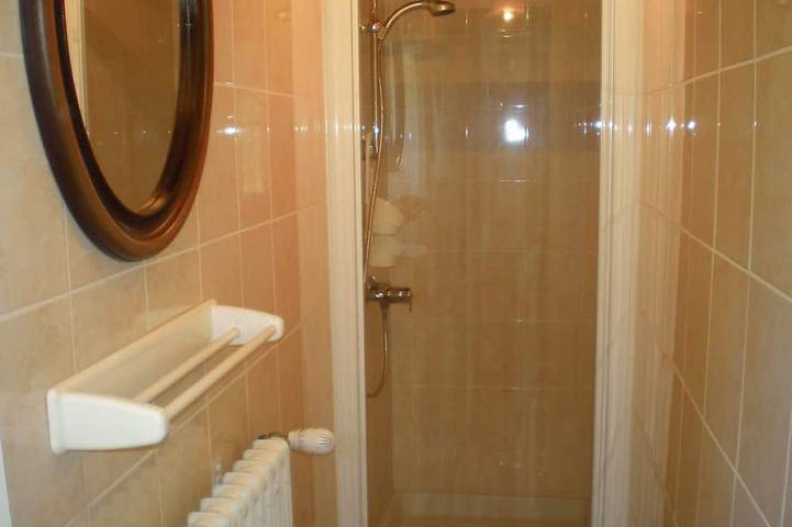 Gîte pour 7 personnes, avec jardin à Anost - 4