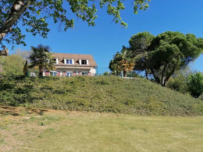 Gîte pour 4 personnes, avec vue ainsi que piscine et jardin à Villamblard - 2