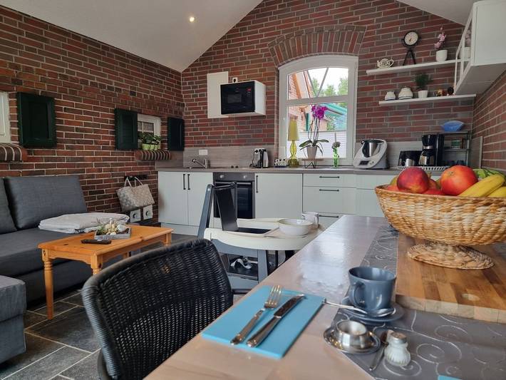 Ganze Wohnung, Großzügige Ferienwohnung Lookenhof für Familien auf dem Land mit Wintergarten in Großheide, Norden und Umgebung