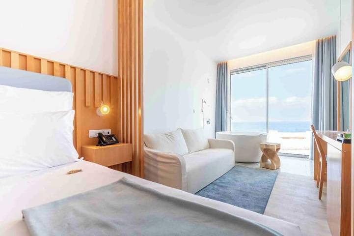 Oceanfront Balcony Hideaway Designed for Families Seeking Escape + Half Board! in Madeira
