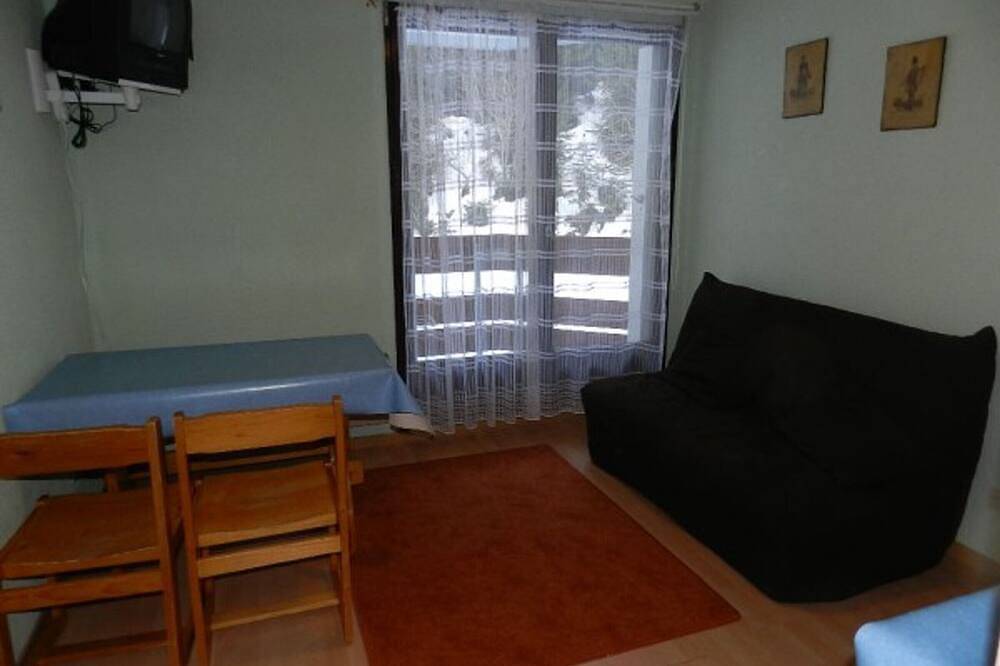 Ganze Wohnung, Studio-Kabine nahe Pisten mit Balkon, Aufzug und Skiraum in La Ferrière, Le Pleynet