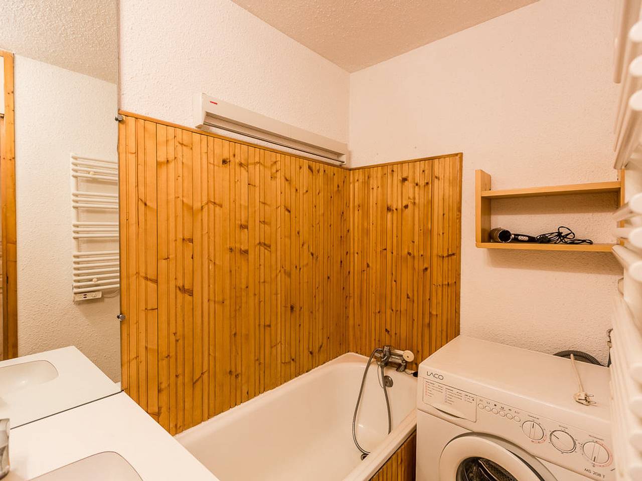 Apartamento entero, Apartamento para 5 con balcón y vistas, cerca de pistas y comercios, ideal para familias in La Plagne, Bellentre