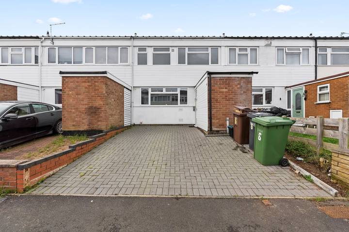 Charming 3 Bedroom House in Birmingham sleeps 7 in Solihull, Birmingham Area