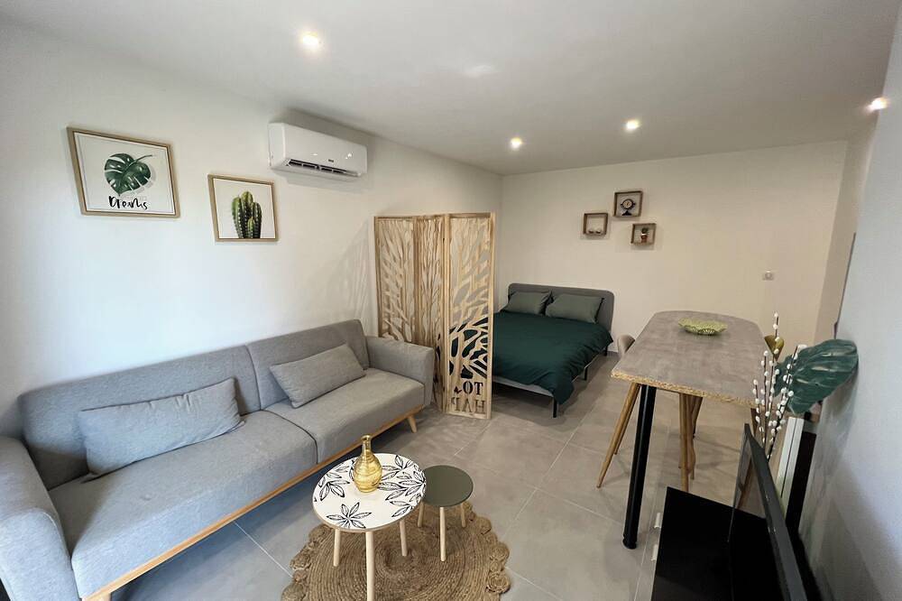 Appartement entier, Appartement rez-de-chaussée de chaussée entièrement rénové in Mondragon, Vaucluse
