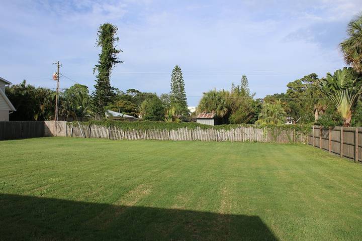 Vacation rental for 2 people, with yard, with pets in Sarasota County