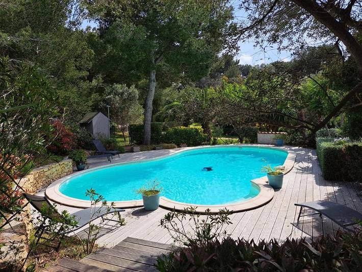 Gîte pour 3 personnes, avec piscine ainsi que jardin et vue dans Plage Du Pradeau - 4
