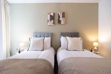 Apartment for 6 People in Folkestone, Kent Downs, Photo 2
