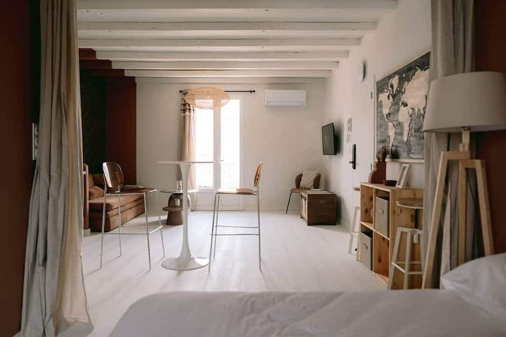 Ganze Wohnung, Georges' Journey in Périgueux, Périgord Blanc
