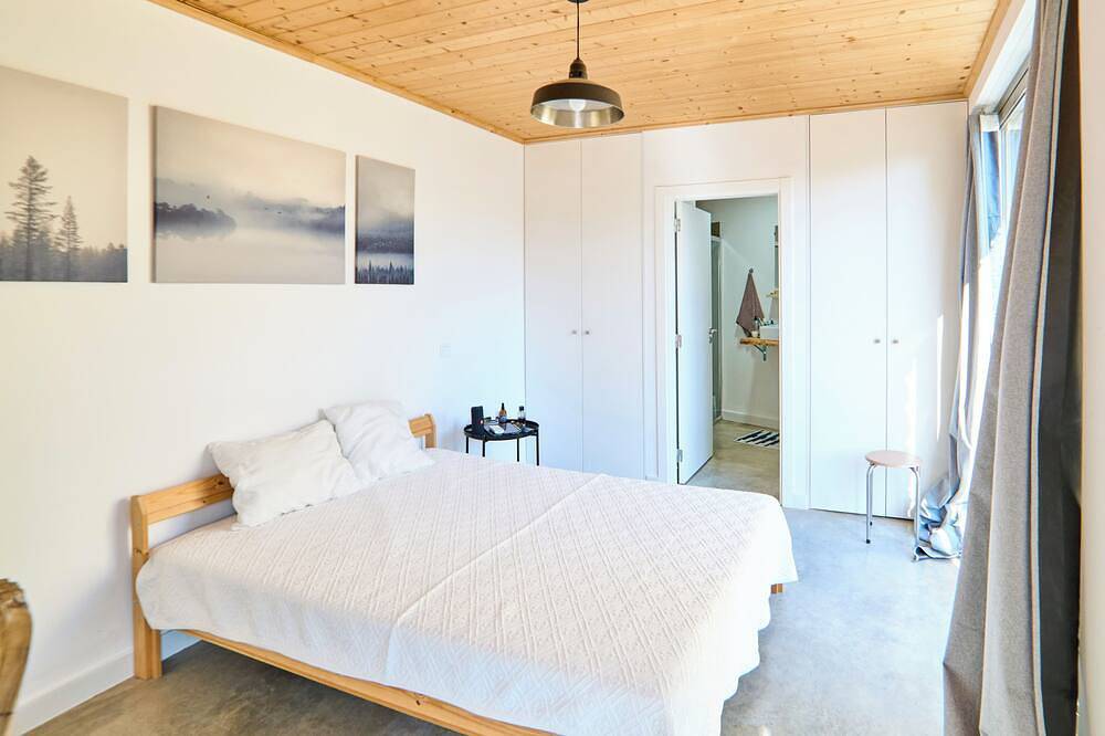 2-bedroom villa in beautiful Faro with cool Ac breeze in São Pedro, Faro