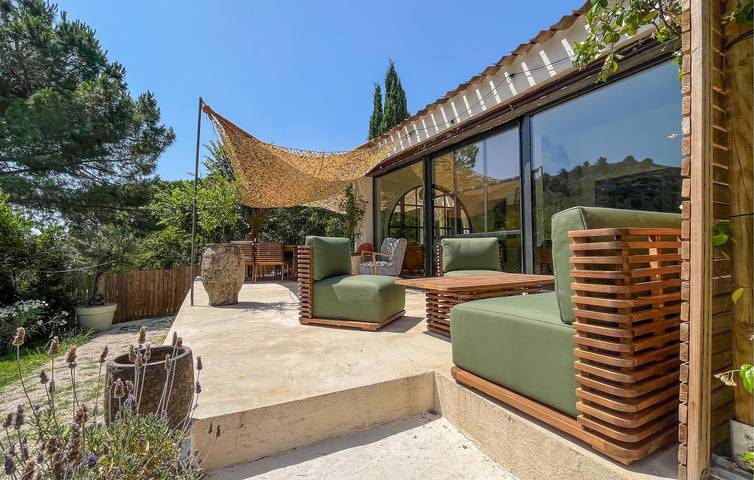 Location de vacances pour 10 personnes, avec jardin et piscine ainsi que jacuzzi et terrasse à Les Baux-de-Provence - 2