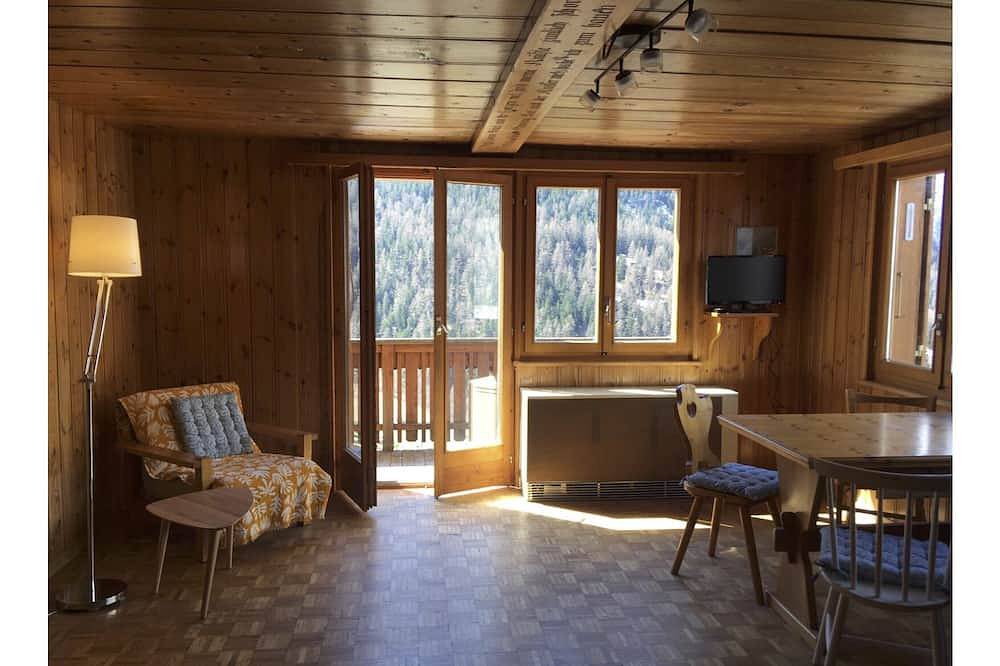 Ganze Wohnung, Alpia 26 - 2 Zimmerwohnung in traditionellem Walliser Haus in St. Niklaus, Walliser Alpen