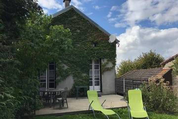 Gîte pour 4 personnes, avec jardin à La Chabanne