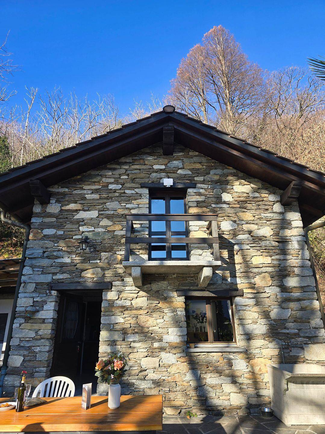 Gemütliches Rustico mit Balkon, Terrasse und herrlicher Aussicht in Brissago, Tessiner Alpen
