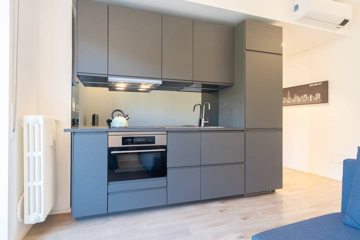 Apartamento entero, Lecco Lakefront Retreat in Lecco, Alpes de Bérgamo Occidental