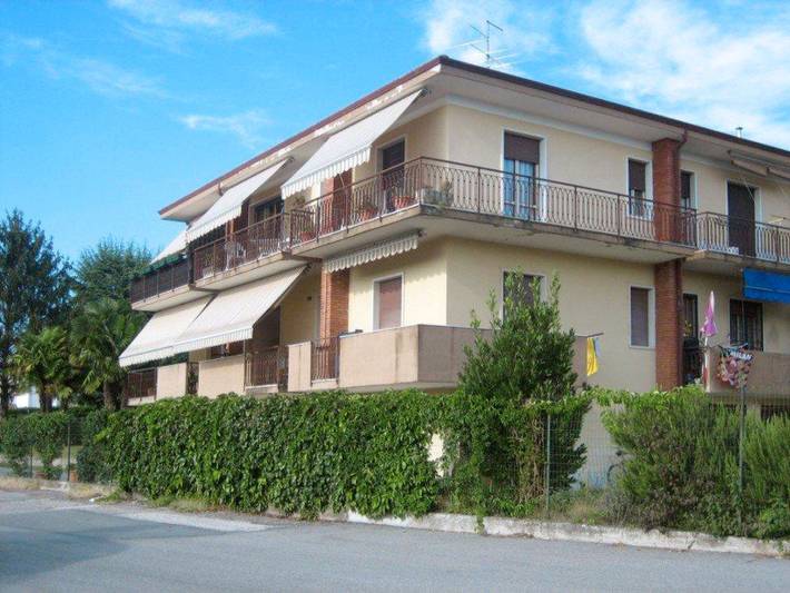 Ferienwohnung für 4 Personen, mit Balkon und Garten sowie Seeblick