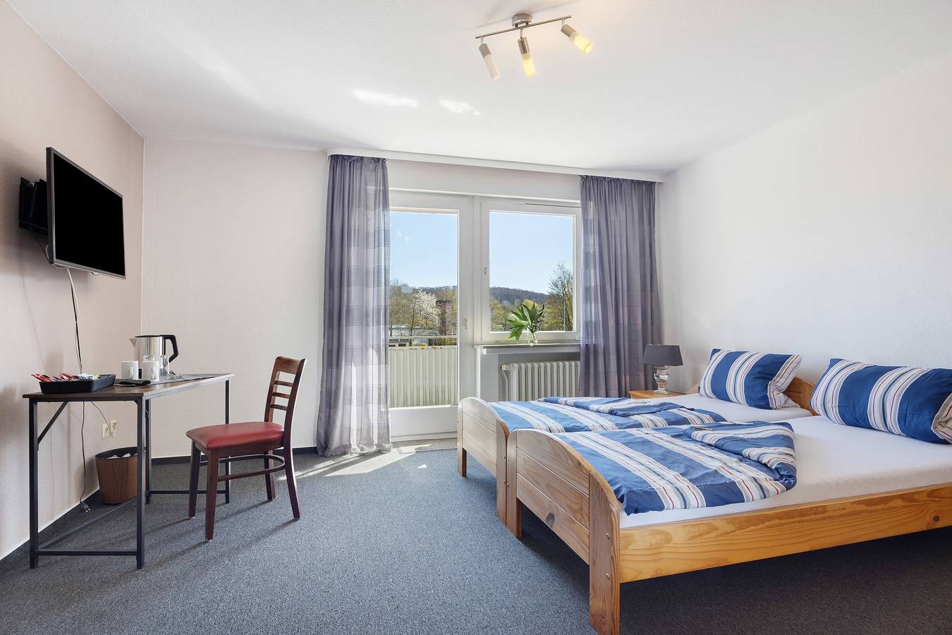Zimmer „Zimmer 2“ mit Balkon in Extertal, Kreis Lippe