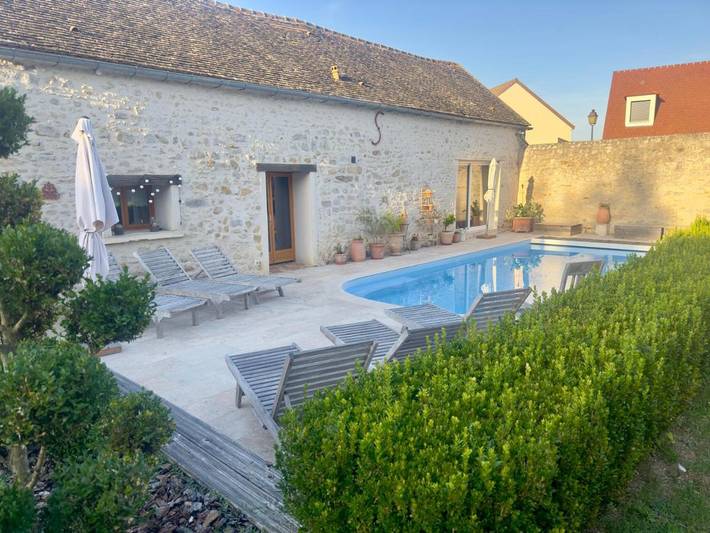 Maison d’hôte pour 2 personnes, avec Jacuzzi et Terrasse ainsi que Jardin et Piscine