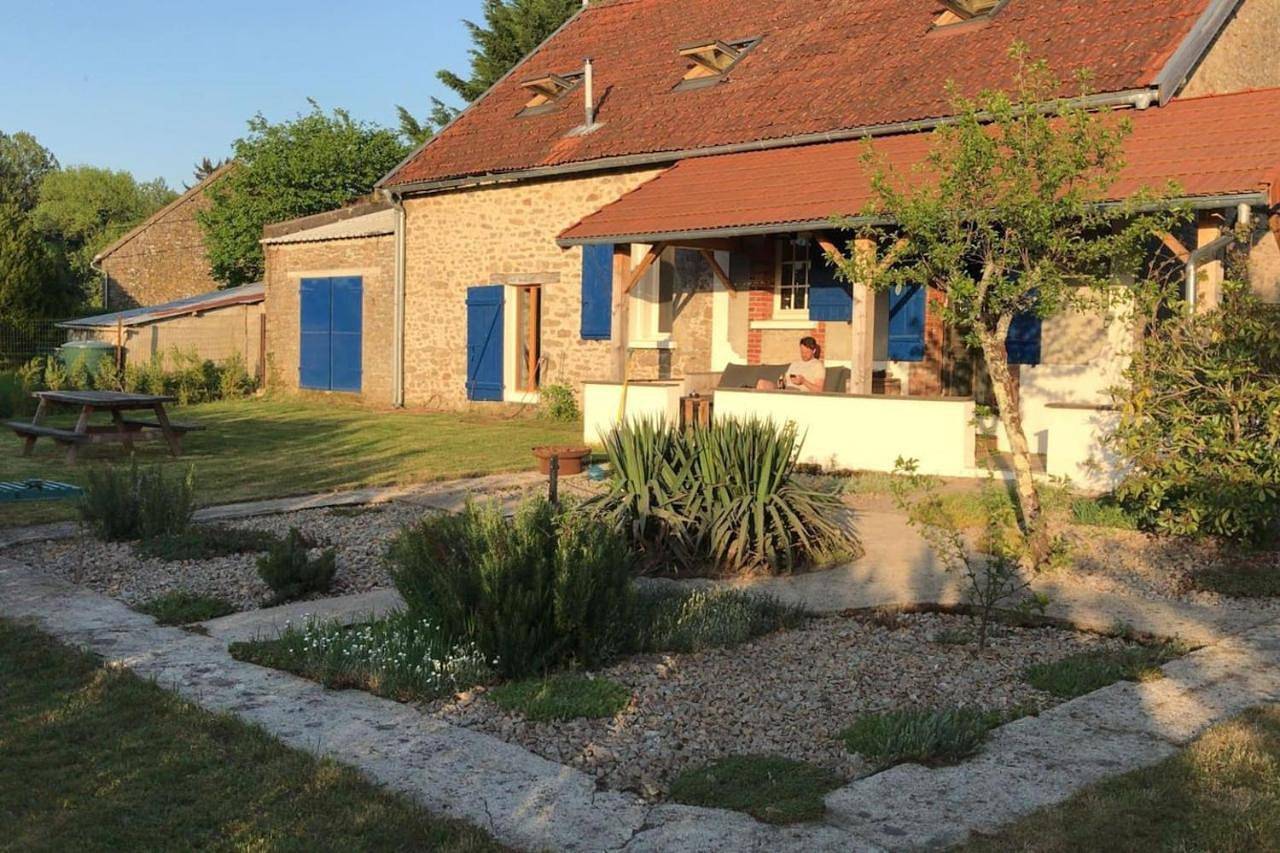 Villa La Bazonnerie, met privé zwembad in Azerables, Région de Guéret