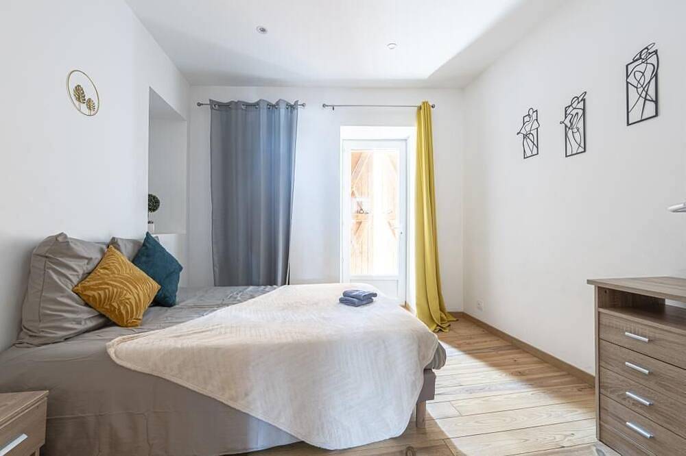 Entire apartment, Le Joyau de Pau, your haven of peace in Pau, Béarn