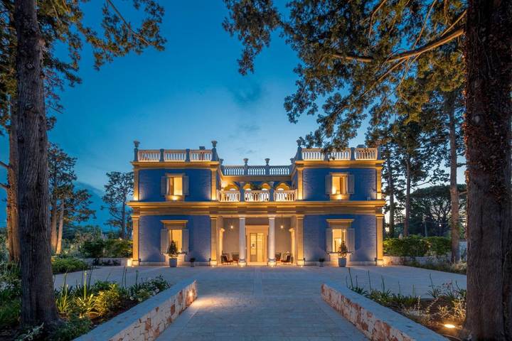 Location de vacances pour 2 personnes, avec jardin et vue ainsi que sauna et piscine à Selva di Fasano