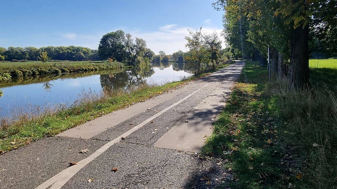 Ganze Ferienwohnung, Ferienwohnung für 6 Personen (90 m²) in Leuna in Leuna, Saale-Unstrut