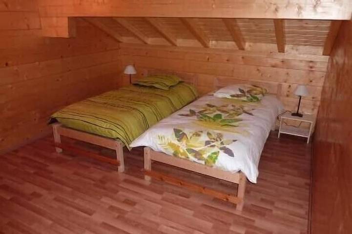 Gîte pour 6 personnes, avec balcon et jardin, animaux acceptés dans Lac de Bonlieu - 4