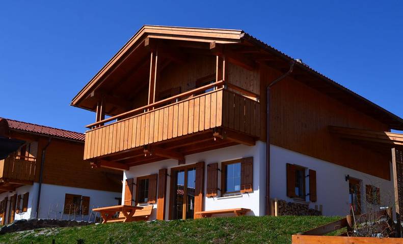 Ferienhaus für 6 Personen, mit Balkon und Terrasse sowie Garten und Sauna in Lechbruck am See