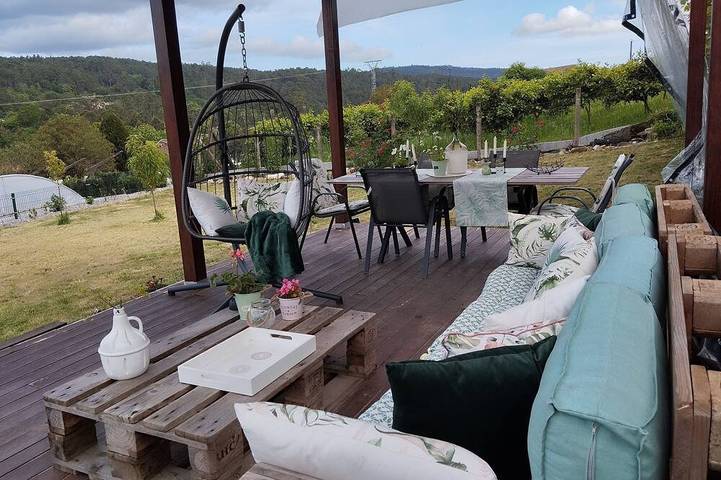 Gîte pour 12 personnes, avec Balcon ainsi que Jacuzzi et Jardin