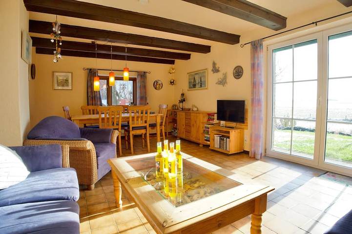 Ferienhaus für 3 Personen, mit Pool und Terrasse sowie Garten, mit Haustier