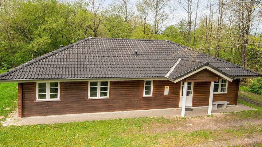 Ferienhaus für 8 Personen, mit Terrasse und Whirlpool in Arrild