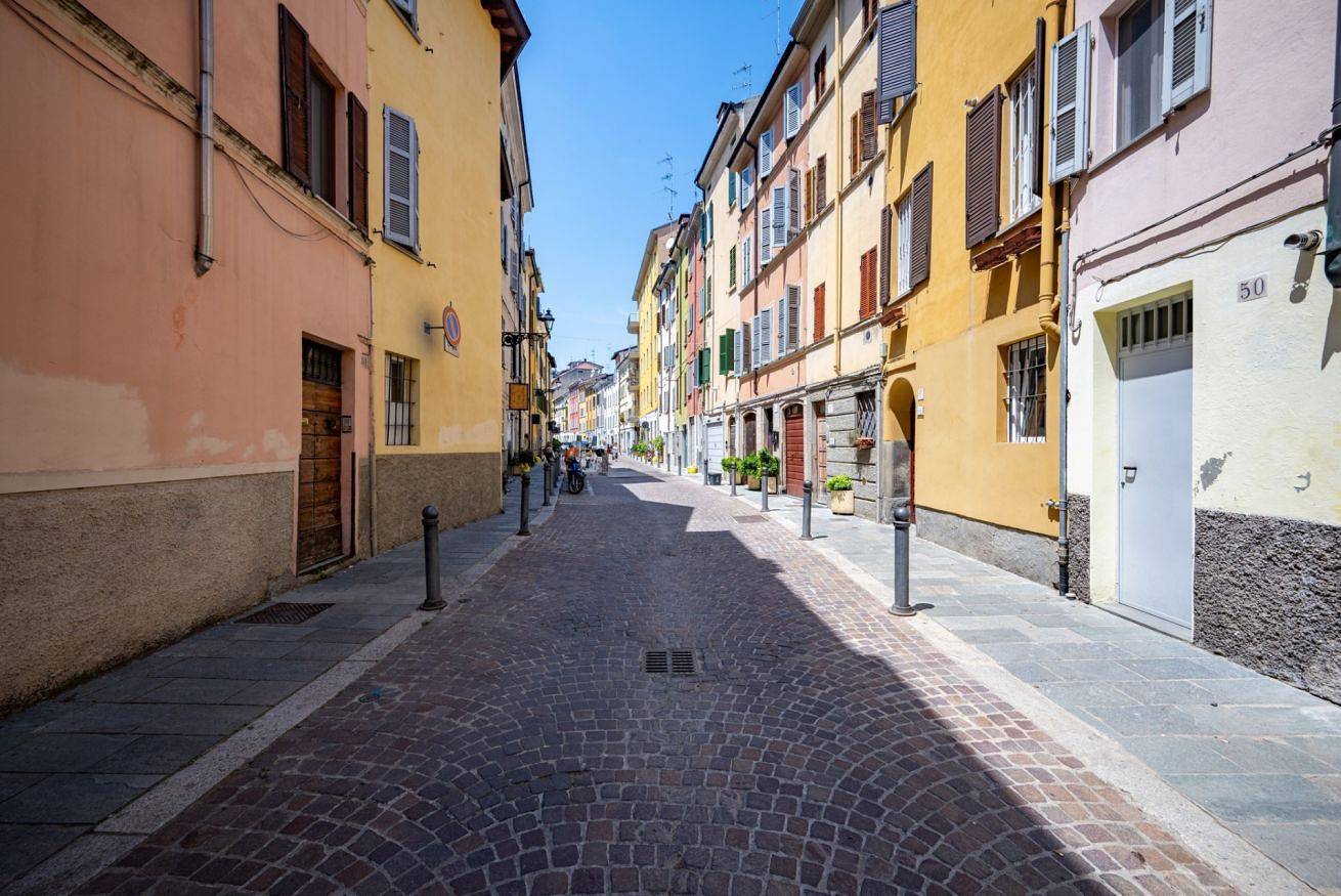 Ganze Wohnung, Guesthost - Bright and Central Apartment in Parma in Parma, Parma Provinz