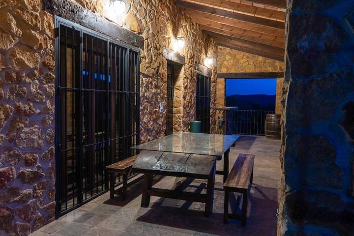 Casa rural para 12 personas, con jacuzzi además de jardín y piscina en Tentudía - 3