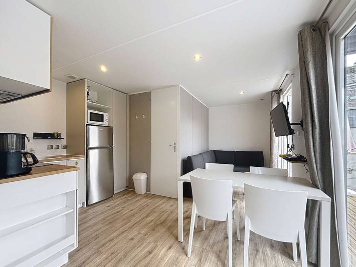 Camping pour 4 personnes, avec Terrasse et Piscine