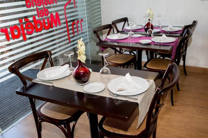 Casa de vacaciones para 32 personas, con piscina además de jardín y jacuzzi en Comarca de Ávila - 4