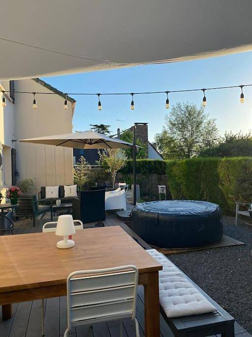 Location de vacances pour 10 personnes, avec Balcon et Jacuzzi ainsi que Terrasse et Vue à Villepreux - 3