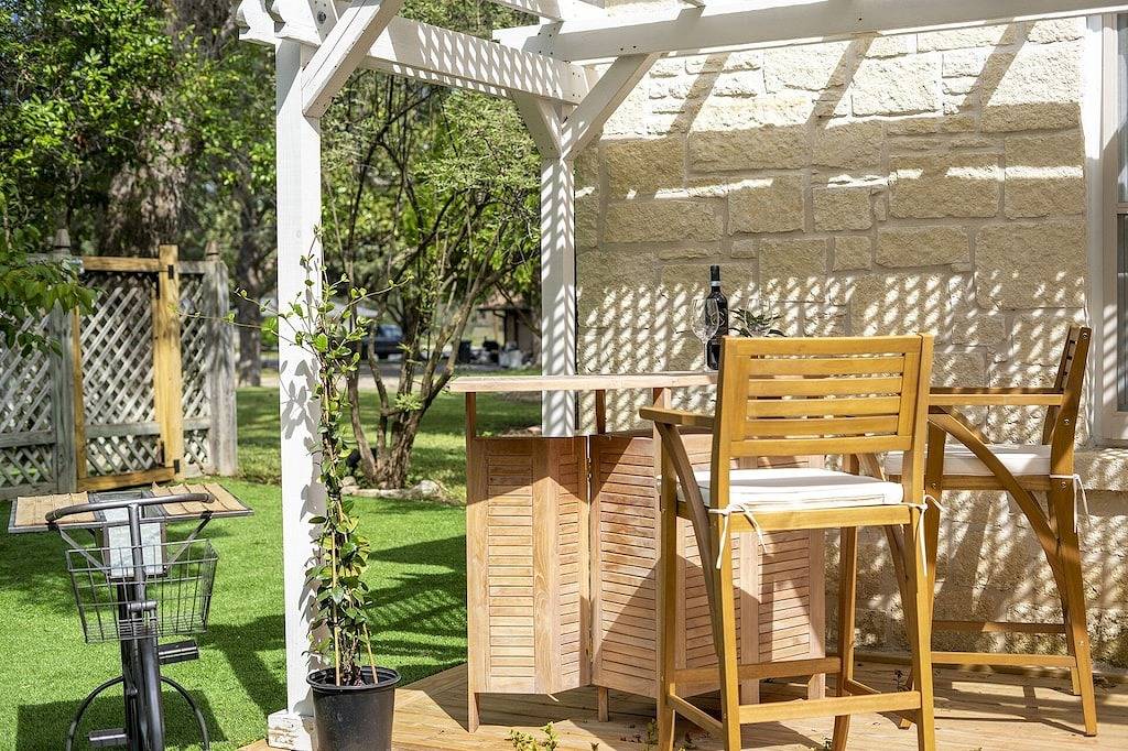 Hackberry Haus | Hot Tub | Fire Pit in Gillespie County