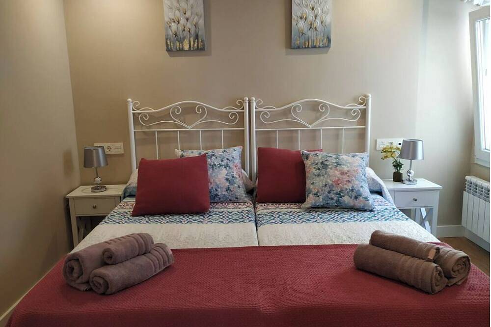 Apartamento entero, El Capricho-Lujo Centro+Parking in Distrito Centro (Gijón), Gijón