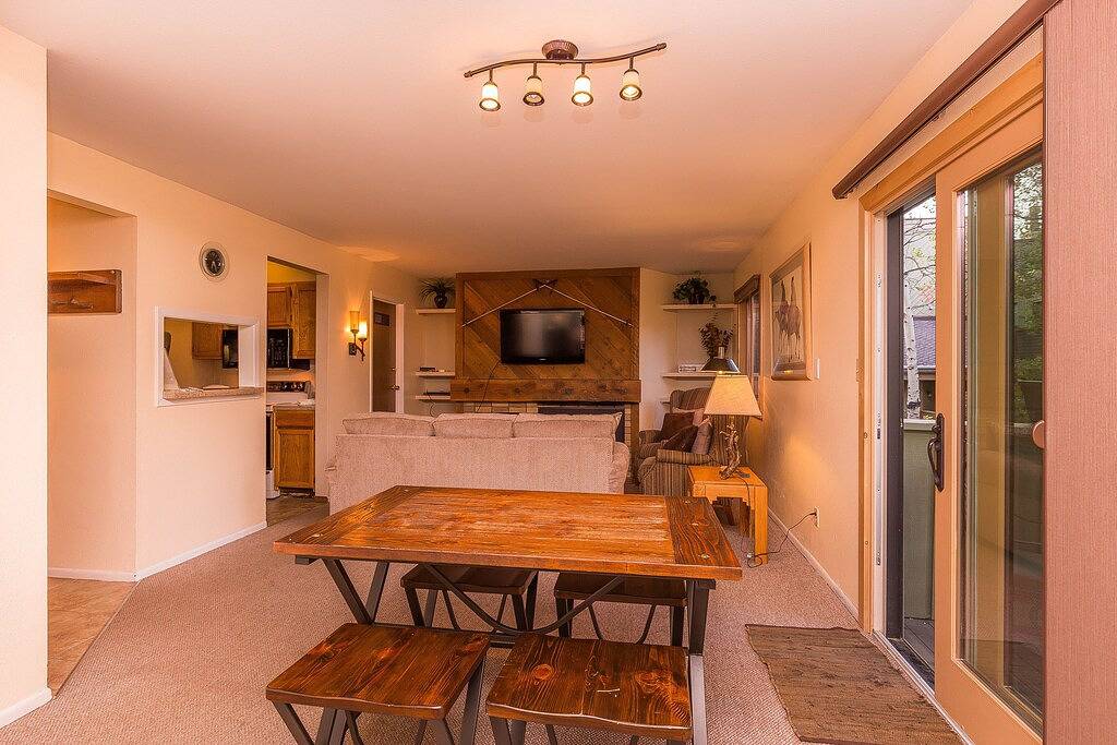 Ganze Wohnung, Geräumiges Studio im Erdgeschoss, privates Deck, Granit in der Küche, kostenloses Wifi in Arapahoe Basin