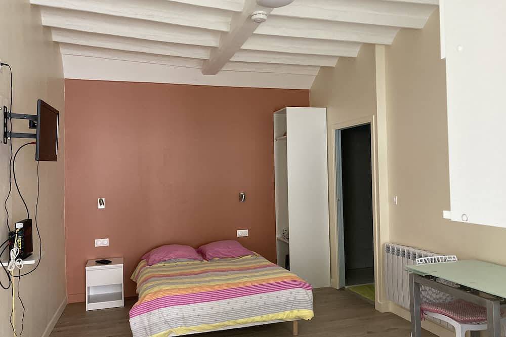 Entire apartment, City Center Apartment in Saint-Amand-les-Eaux, Valenciennes region