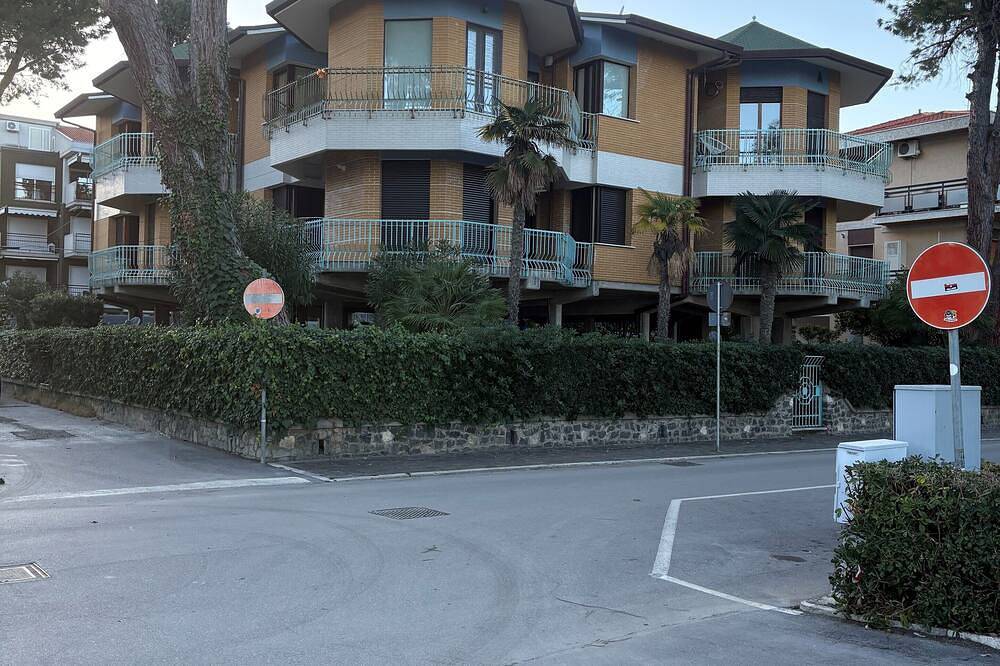 Apartamento entero, Villa Grazia Apartment in villa with garden 2nd floor in the center, facing the sea in Marina di Vasto, Vasto