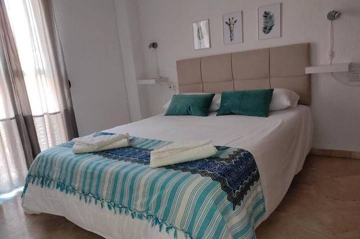 Apartamento de vacaciones para 8 personas, con balcón y jacuzzi - 1