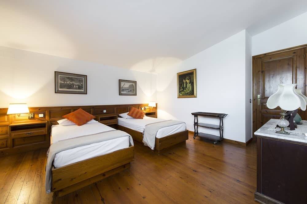 Villa mit Pool, in der Nähe von Sitges und Barcelona. Naturpark Weintourismus in Alt Penedès, Penedes DO