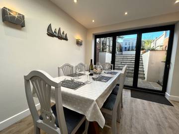 Holiday Rental for 8 People in Cowes, Isle of Wight, Photo 2