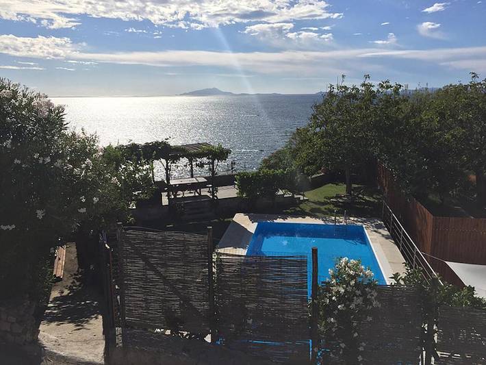 Villa per 8 persone, con panorama e piscina nonché giardino, con animali domestici a Vico Equense