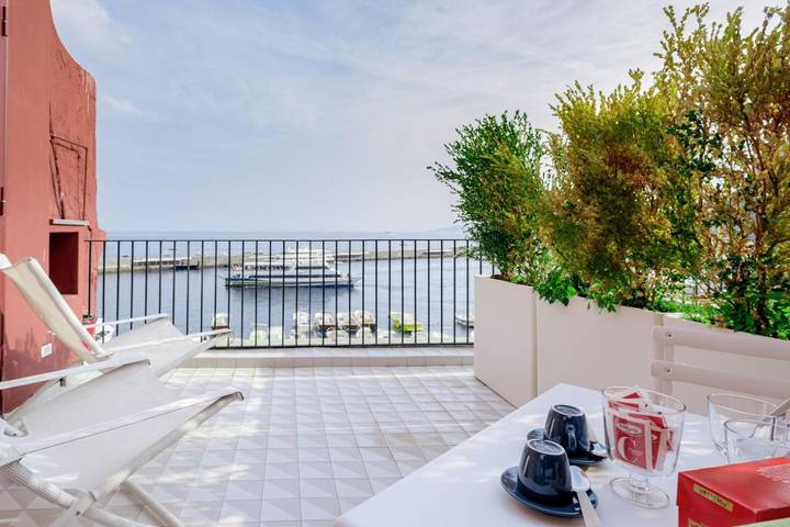 Maison d’hôte pour 2 personnes, avec vue et terrasse dans Marina Grande - 2