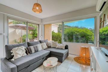 Gîte pour 4 personnes, avec vue et terrasse, animaux acceptés dans Plage de La Fossette